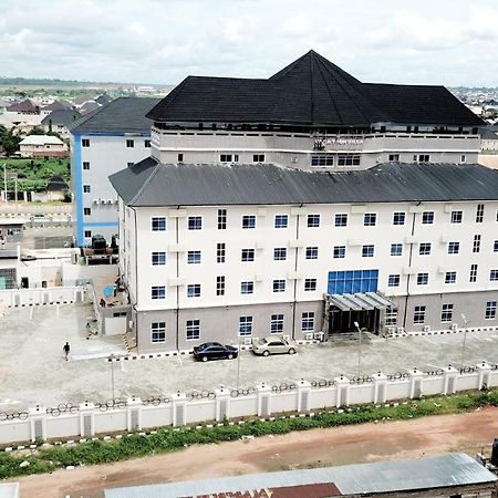Vacation Villa Hotels And Suites Asaba Exterior photo