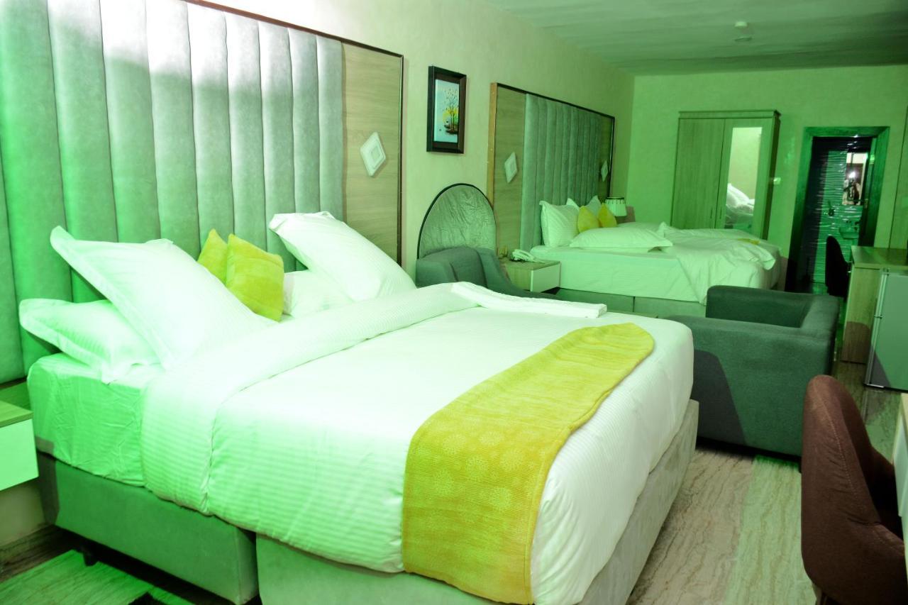 Vacation Villa Hotels And Suites Asaba Exterior photo