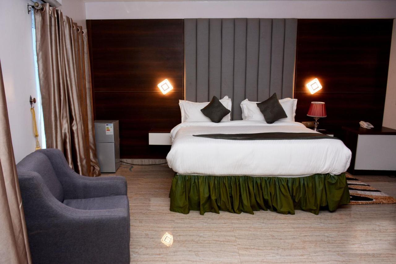 Vacation Villa Hotels And Suites Asaba Exterior photo